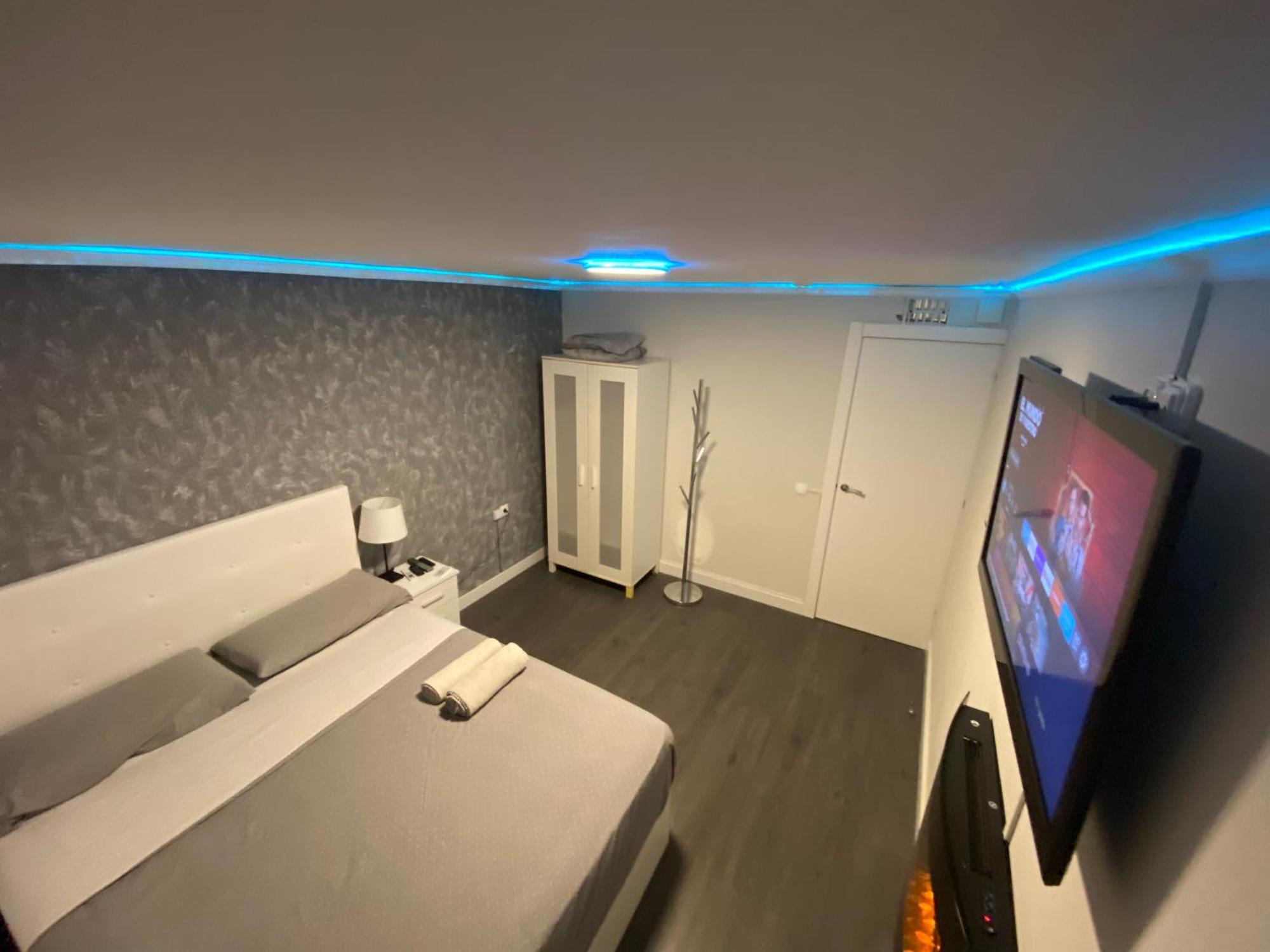 Homestay Cerca Del Centro De Barcelona, Barceloneta, Aeropuerto Y Fira *